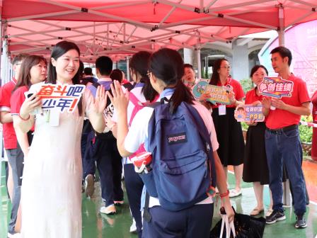 雨中的温暖BUFF！2025年深圳中考首日，翠园文锦中学硬核送考全纪实
