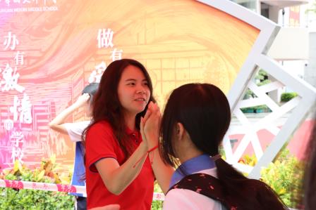 雨中的温暖BUFF！2025年深圳中考首日，翠园文锦中学硬核送考全纪实