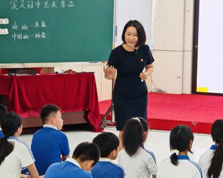 罗芳小学承办2025年罗湖区美术学科莲南教育集团校际结对研课活动