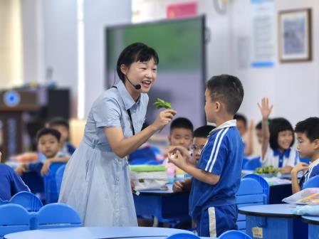 罗芳小学承办2025年罗湖区美术学科莲南教育集团校际结对研课活动