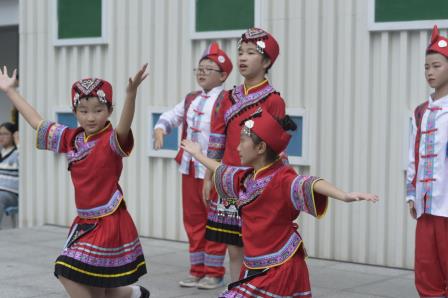 童声唱响新时代·音符跃动庆六一 ——莲塘小学举行首届校园歌手大赛