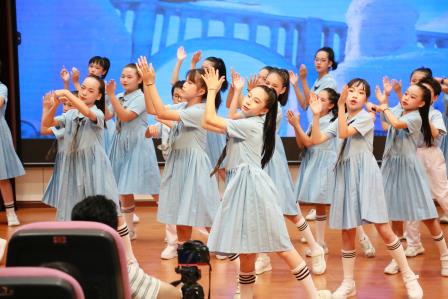 乐享童年 芬芳童心——深圳市莲南教育集团安芳小学开展校园艺术节暨六一儿童节庆祝活动