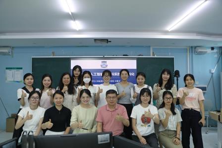 专家引领 智创未来——螺岭学校“基于学科实践的AIGC研究成果凝练培训与指导”工作坊成功举办