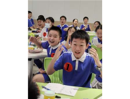 “数智之光”六年级擂台赛