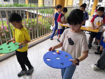 童心筑梦 五育润心 ——向西小学举行第四届心理活动月游园活动