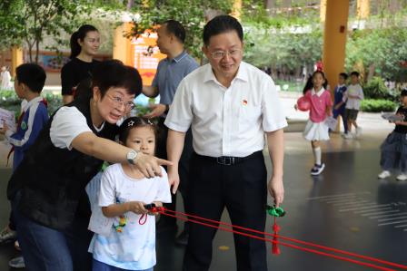 童心筑梦 五育润心 ——向西小学举行第四届心理活动月游园活动