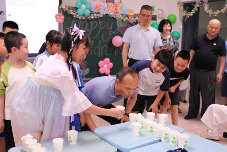 童趣飞扬  欢乐“童”行 ——深圳市向西小学六一班级游园会精彩纷呈 