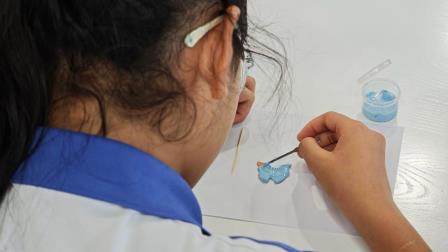 巧手绘夏韵，琅彩耀童心 ——翠北实验小学“每周半天”实践课程暨行走的思政课（第27期）