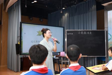深圳市“百部名著进校园”活动周罗湖分会场圆满举行 ——以经典阅读赋能教育创新用书香文化润泽师生心灵