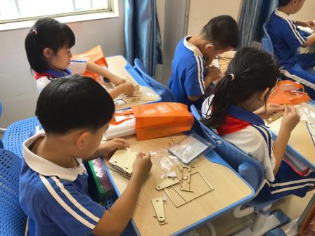 眼科专家进校园，守护洪湖学子“睛”彩未来 ——深圳市洪湖小学开展近视防控公益讲座