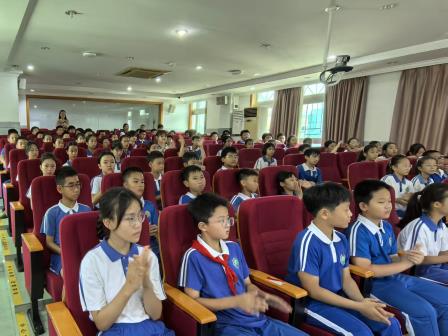 关爱牙齿健康，助力快乐成长——深圳市洪湖小学开展口腔科普主题班会