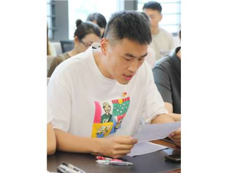 中共深圳市布心中学召开支部换届选举党员大会