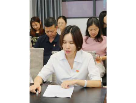中共深圳市布心中学召开支部换届选举党员大会