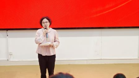 家——深圳北理莫斯科大学附属布心中学举行家委年度表彰盛会暨家长阅读分享