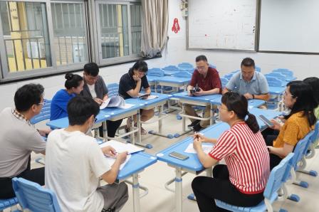罗湖小学召开第八届第二次教职工代表大会