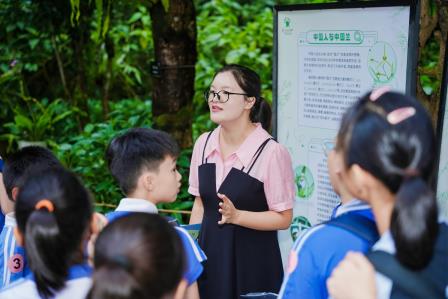 探索自然奥秘，AI赋能成长——深圳市仙桐实验小学开展每周半天计划校外实践课程