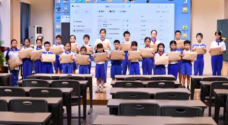 逐梦新程，感恩远航 ——深圳市靖轩小学举行散学典礼及六年级毕业典礼
