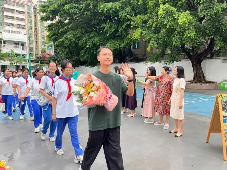 “莲韵拾光 扬帆启航”莲塘小学举行2024-2025 学年度第二学期散学典礼暨六年级毕业典礼