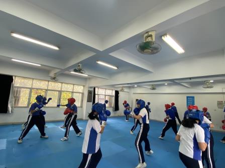 喜报！我校拳击队在罗湖区首届中小学生拳击锦标赛中揽获 9 金
