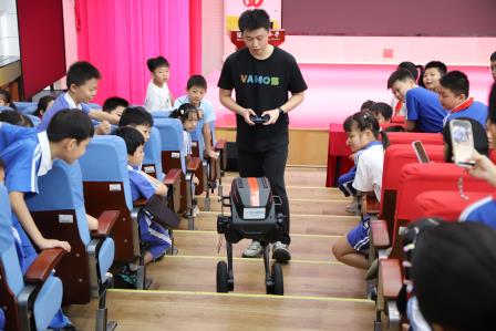 科技赋能未来  安全护航假期 ——深圳市向西小学散学典礼精彩纷呈