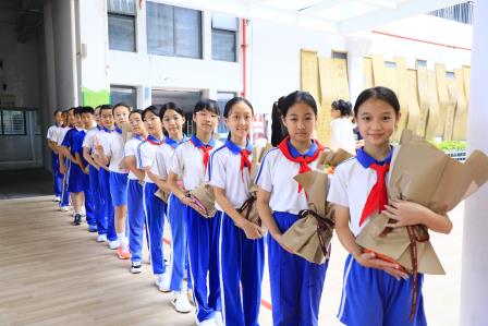 梧桐树下再启航，感恩奋进向未来——深圳市仙桐实验小学举行散学典礼及六年级毕业典礼