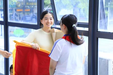 梧桐树下再启航，感恩奋进向未来——深圳市仙桐实验小学举行散学典礼及六年级毕业典礼