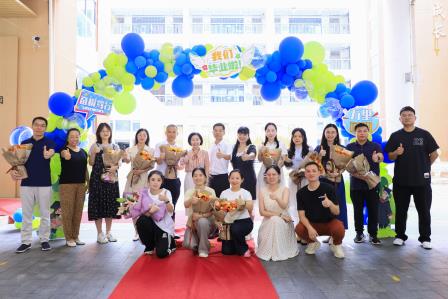 梧桐树下再启航，感恩奋进向未来——深圳市仙桐实验小学举行散学典礼及六年级毕业典礼