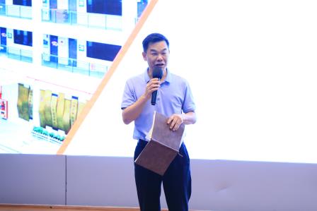 深圳市仙桐实验小学召开全体教职工期末总结会