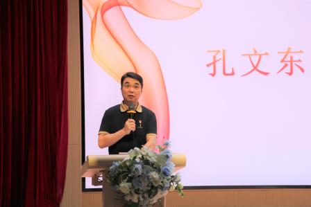 翠竹外国语实验学校召开2025年教职工大会 ——聚焦专业成长 共绘发展蓝图