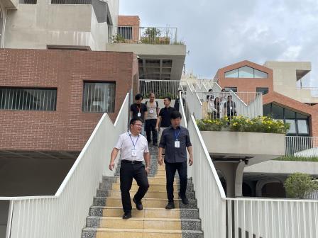 香港天主教石钟山纪念小学校长到访罗湖外语小学，共探教育合作新机遇