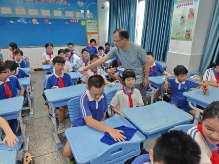 罗芳小学美育一件事“感恩美、自信美、劳动美”毕业季三重奏
