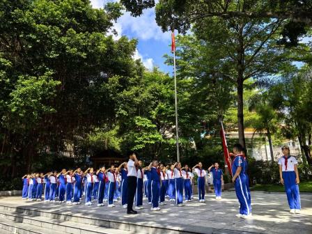 深圳市怡景小学举行一年级新队员入队仪式