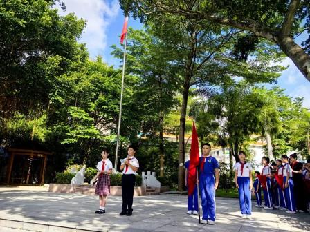 深圳市怡景小学举行一年级新队员入队仪式