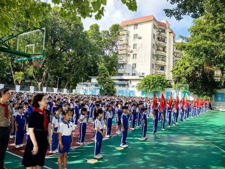 深圳市怡景小学举行一年级新队员入队仪式