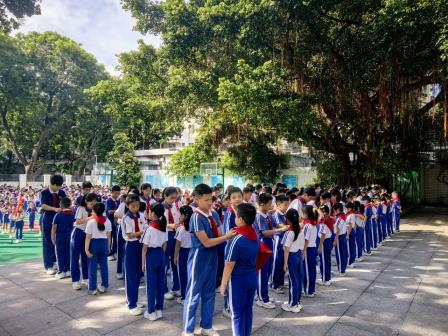 深圳市怡景小学举行一年级新队员入队仪式