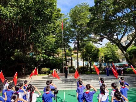 深圳市怡景小学举行一年级新队员入队仪式