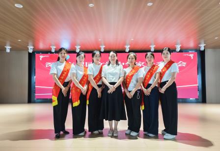 家校同心共育未来，聚力同行再谱新篇 ——翠园文锦中学家长委员会举行2024-2025学年总结表彰大会