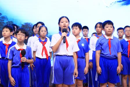 深圳市仙桐实验小学举行“诚实守信 诚信是金”主题教育升旗仪式