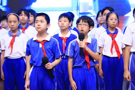 深圳市仙桐实验小学举行“诚实守信 诚信是金”主题教育升旗仪式