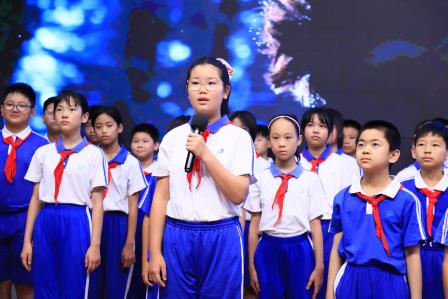 深圳市仙桐实验小学举行“诚实守信 诚信是金”主题教育升旗仪式