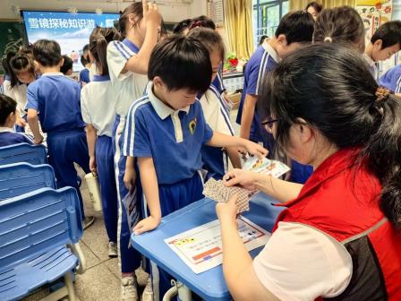 深圳市怡景小学开展阳光素养测评游园活动