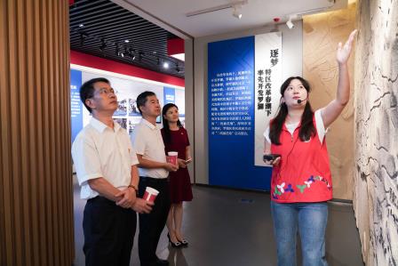 “文化传承守初心，棚改惠民践使命”——翠园初级中学党总支部走进罗湖金岭社区开展主题党日活动暨“行走的思政课”