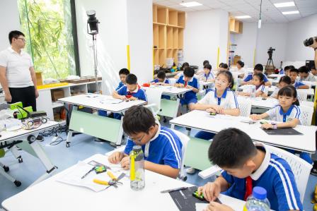 仙桐实验小学学子探秘少科城：当科学课遇上“每周半天计划”