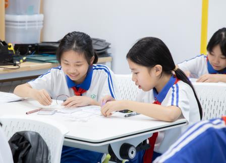 仙桐实验小学学子探秘少科城：当科学课遇上“每周半天计划”