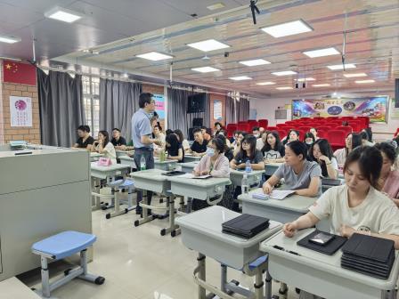 碧波小学举办新课标教学策略专题讲座 助力青年教师专业成长
