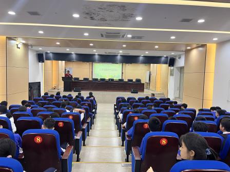 迈入新起点，携手绘新篇——侨香实验学校2025级初一新生见面会圆满举行