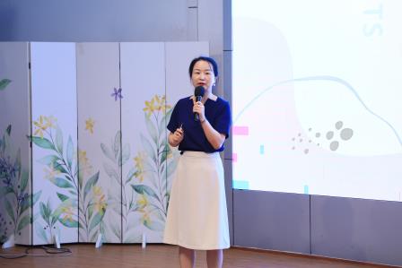 博爱存心，和光映面——深圳市仙桐实验小学举行新学期全体教职工会议