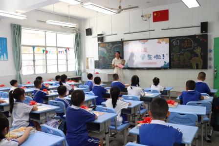 太白实验学校：一年级新生入学培训启幕，家校同心共赴成长新程