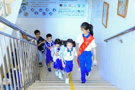 在仙桐，一起梦想花开——深圳市仙桐实验小学一年级新生入学