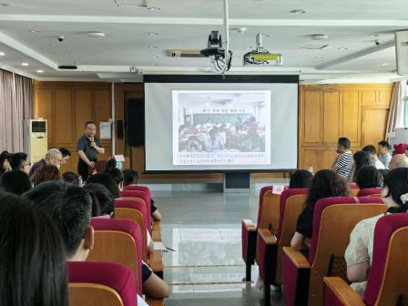 凝心聚力启新程：深圳市洪湖小学召开2025年秋季开学教职工大会